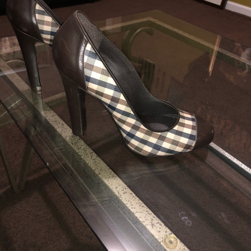 Brand new Aquascutumi pumps